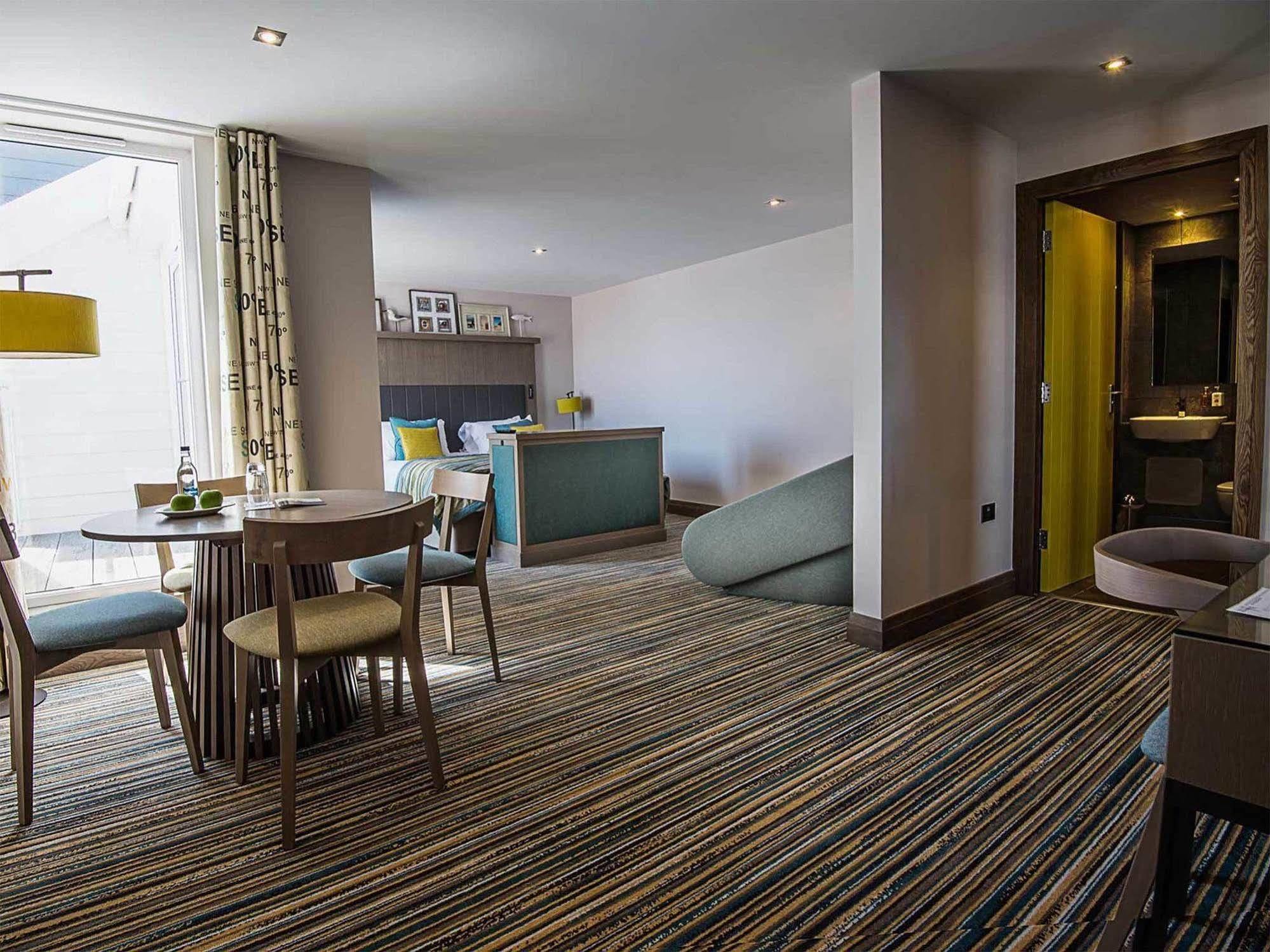 The Waterside Hotel سيميل المظهر الخارجي الصورة